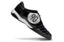 Total 90  'black' 2025 - INDOOR SOCCER CLEATS