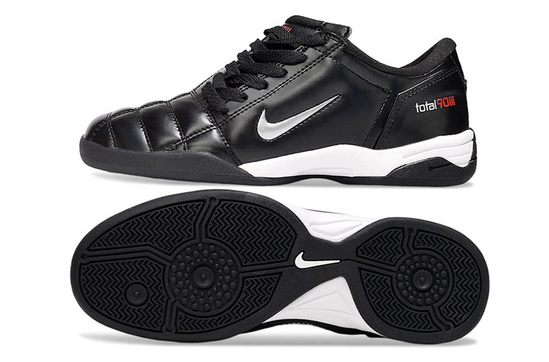 Total 90  'black' 2025 - INDOOR SOCCER CLEATS